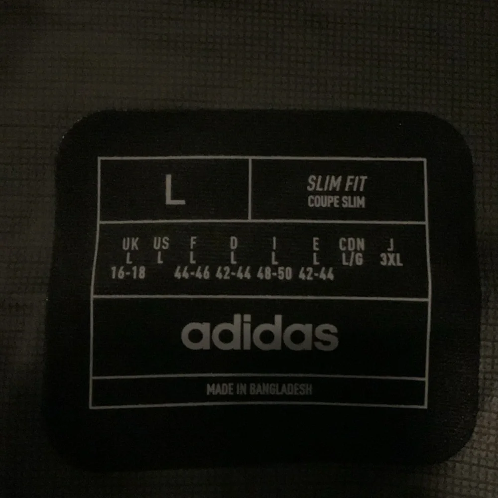 TT: adidas - Women's Terrex Techrock Rain.Rdy Anorak Waterproof Jacket (HU18… - Picture 14 of 16